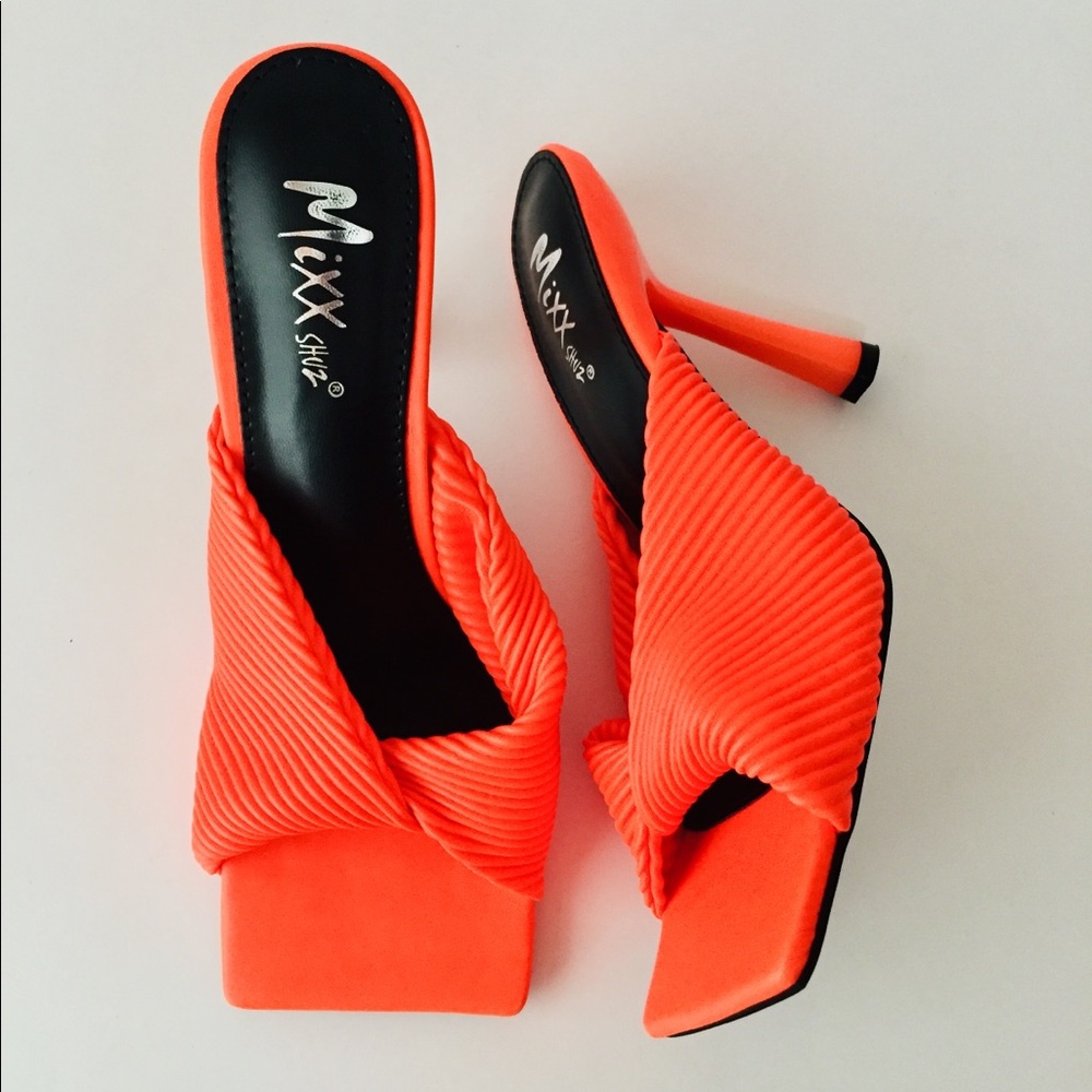 ✨MIXX SHUZ✨Neon Orange Square-toe Sandals